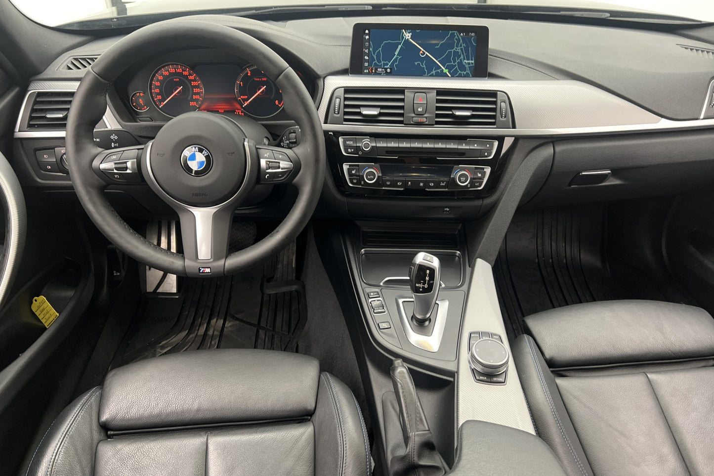 BMW 320 d xDrive Touring M Sport Cockpit Navi Skinn Drag