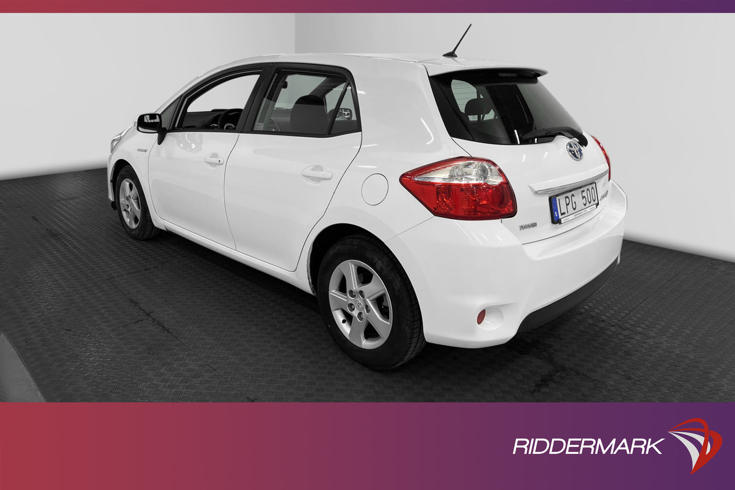 Toyota Auris Hybrid e-CVT 136hk 360kr Skatt Nyservad