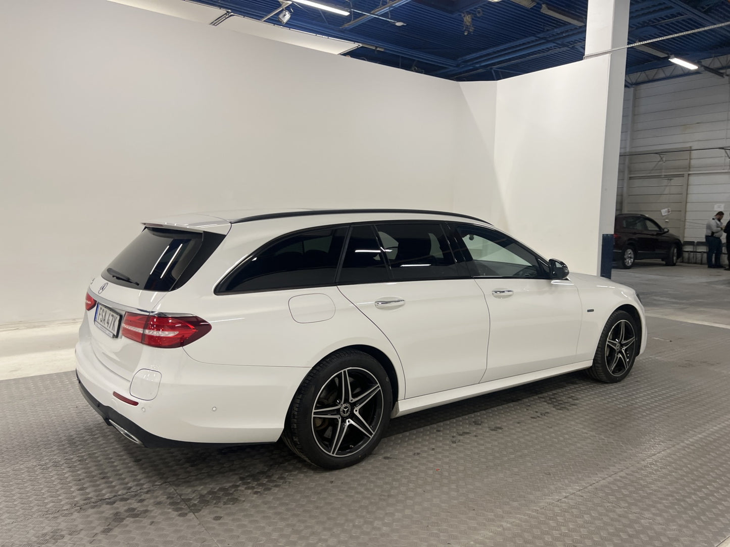 Mercedes-Benz E 300 de T 306hk AMG Pano 360* Burmester