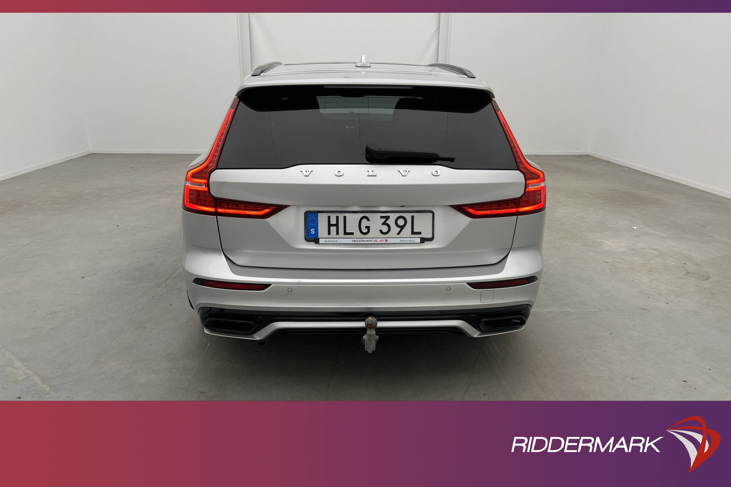 Volvo V60 Recharge T8 AWD R-Design VOC Pano B&W HUD 360 Drag