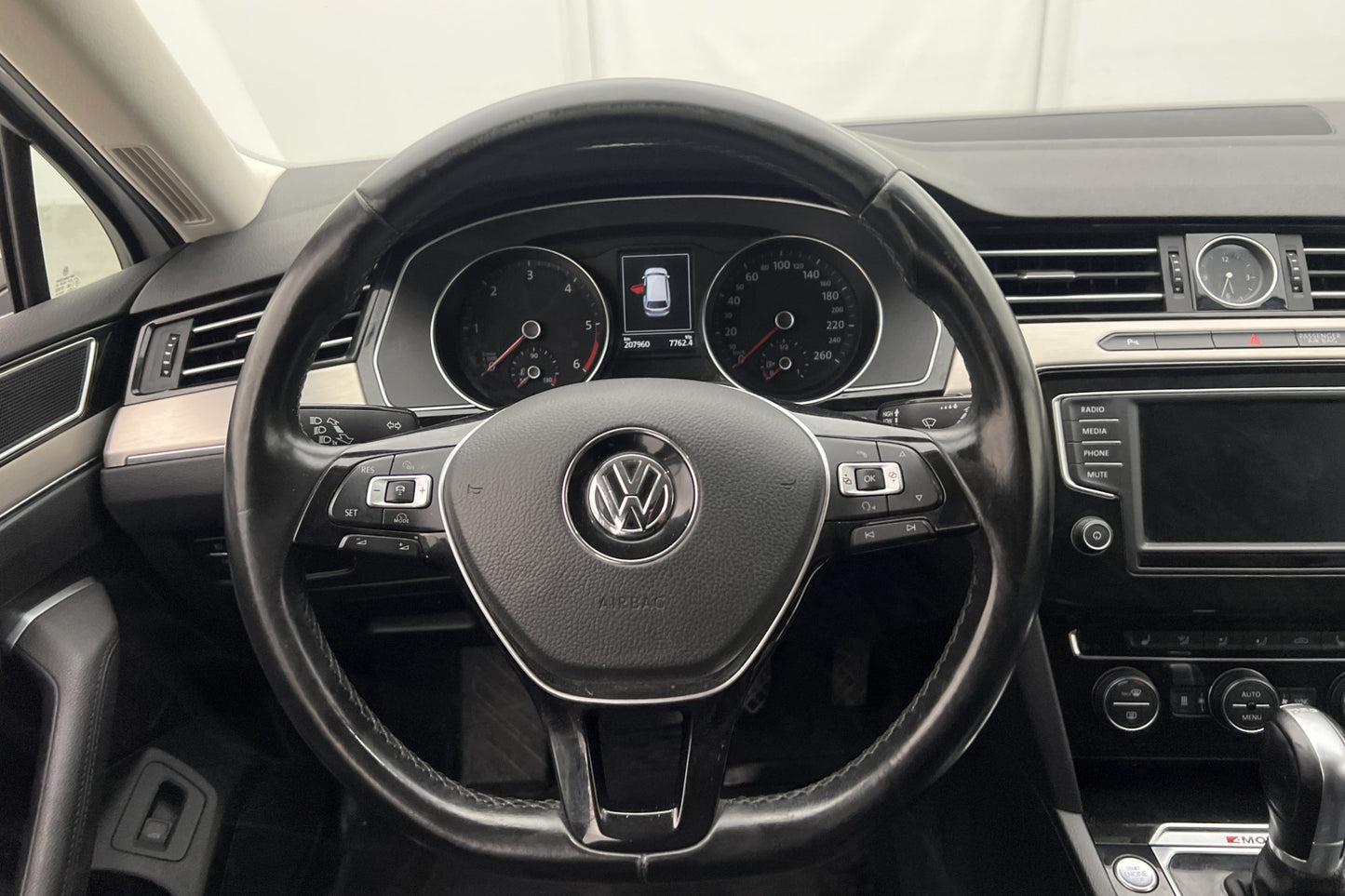 Volkswagen Passat 2.0 TDI 4M 190hk Värmare Dragkrok Sensorer