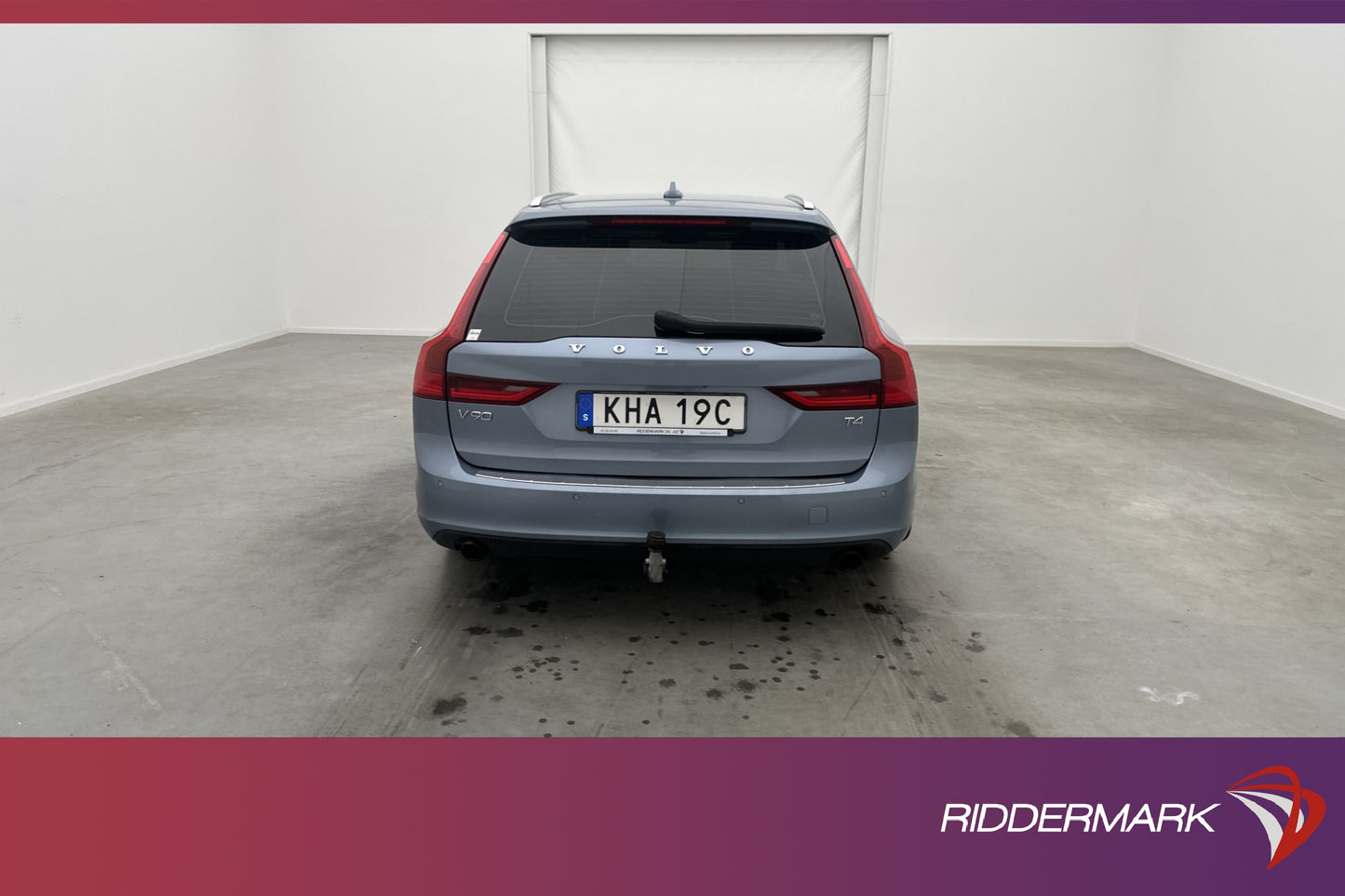 Volvo V90 T4 190hk Momentum Advanced P-Värm VOC B-Kamera GPS