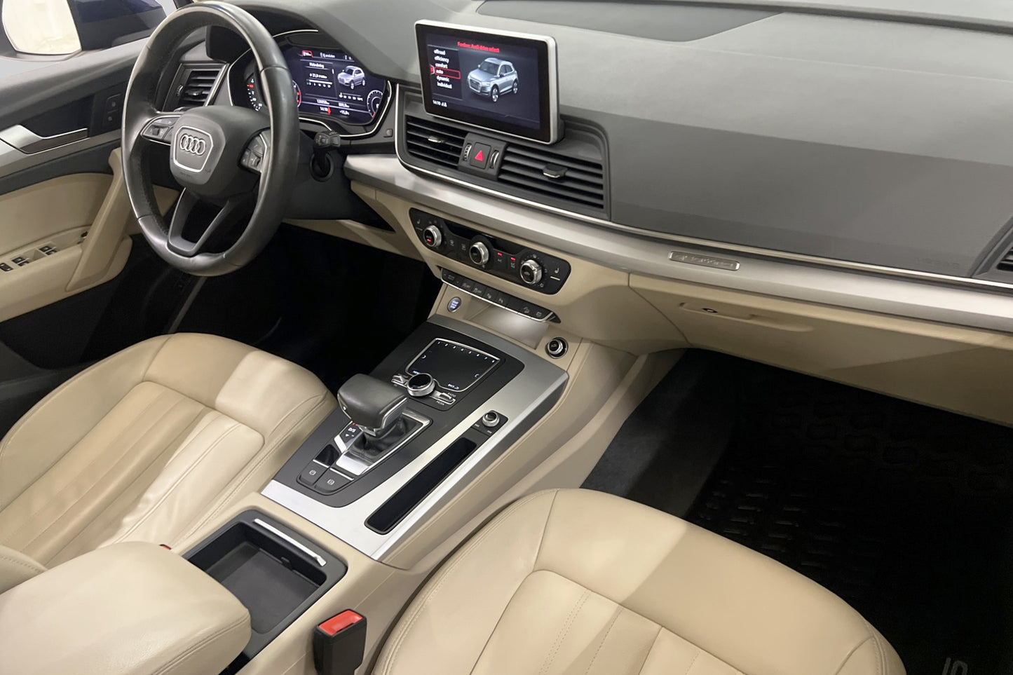 Audi Q5 2.0 TDI Q S Tronic 190hk Navi Drag D-Värm Cockpit