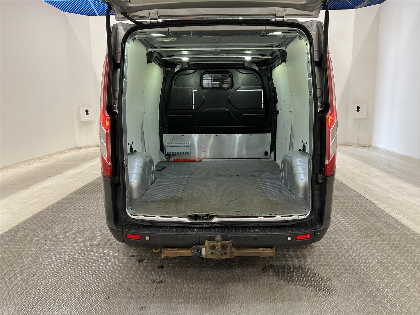 Ford Transit Custom 2.2 Värmare 3-sits Drag Värme i skåp