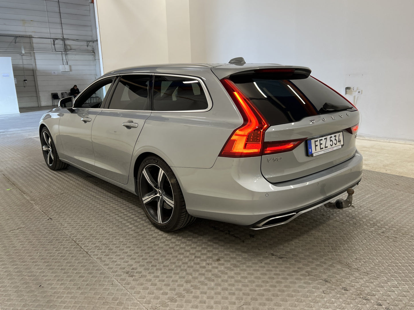 Volvo V90 T4 190hk R-Design VOC Värm BLIS Dragkrok Carplay