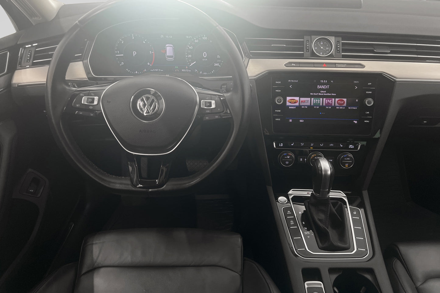 Volkswagen Passat 4M 190hk R-Line Cockpit Värmare Skinn Drag