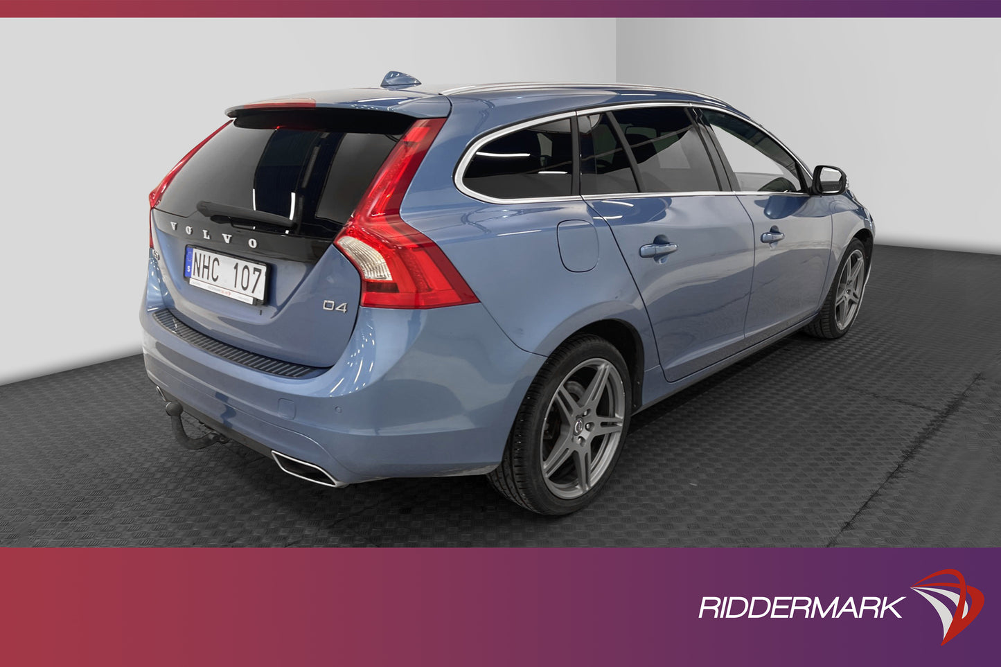 Volvo V60 D4 Summum Taklucka Navi Drag Skinn FOUR C-Chassi