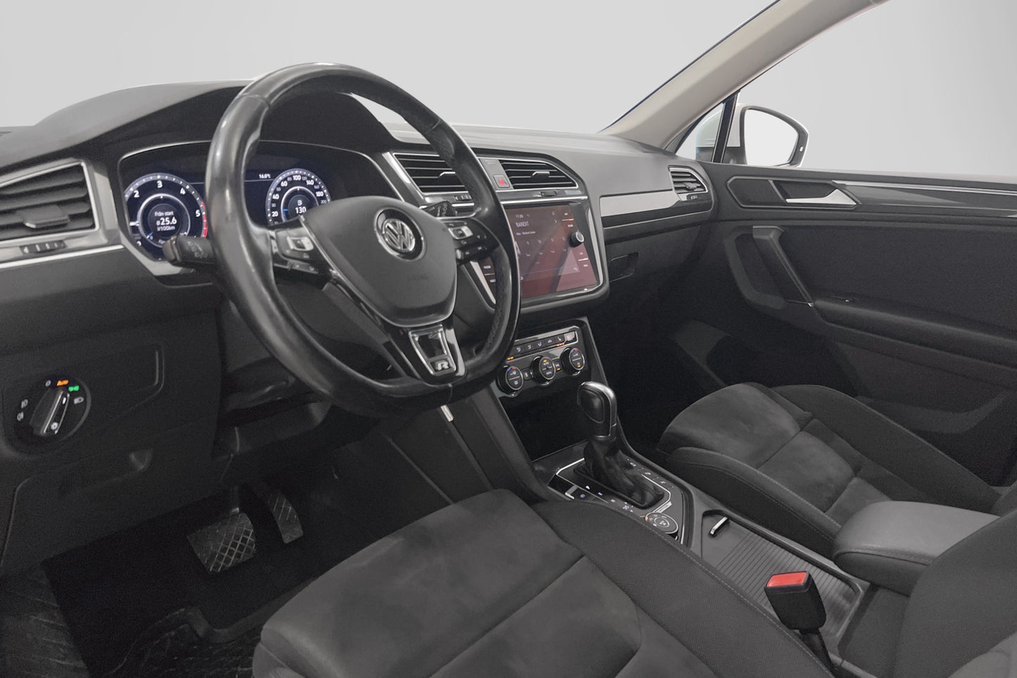 Volkswagen Tiguan 4M 190hk R-Line Cockpit Värmare Dragpkt