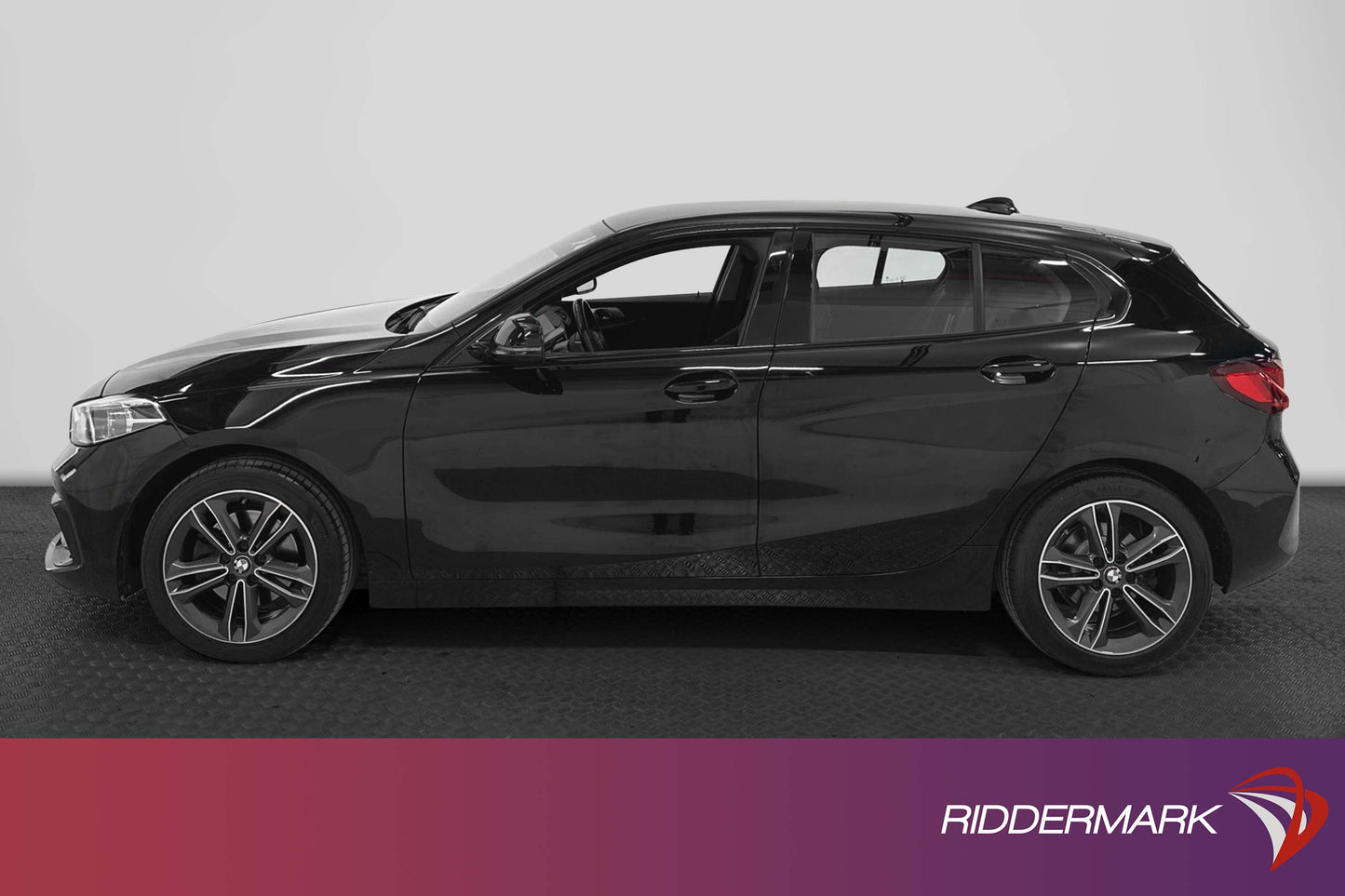 BMW 118 i 140hk Sportline Värmare Kamera Välserv Låg Skatt