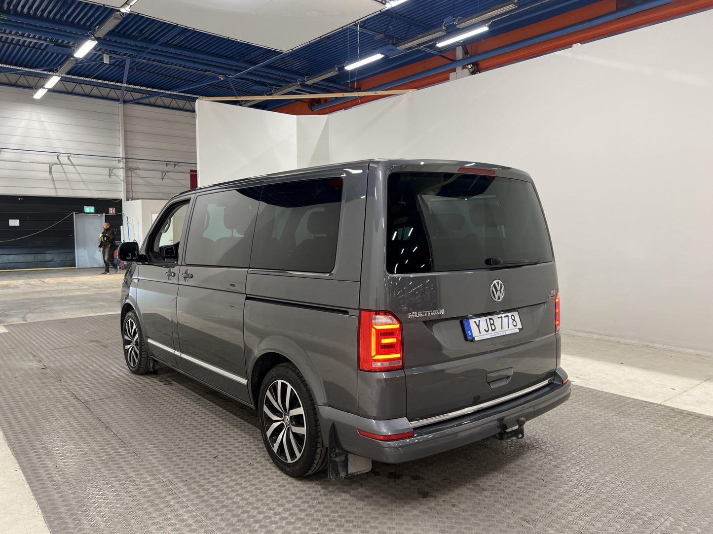 Volkswagen Multivan Highline 205hk 4M DSG Värmare Taklucka