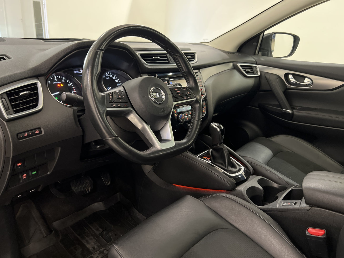 Nissan Qashqai 1.2  TEKNA Keyless Pano Navi 360° Halvskinn