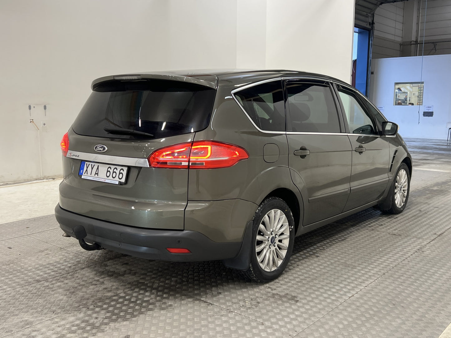 Ford S-Max 2.0 163hk 7-Sits Business Panorama Värmare Drag