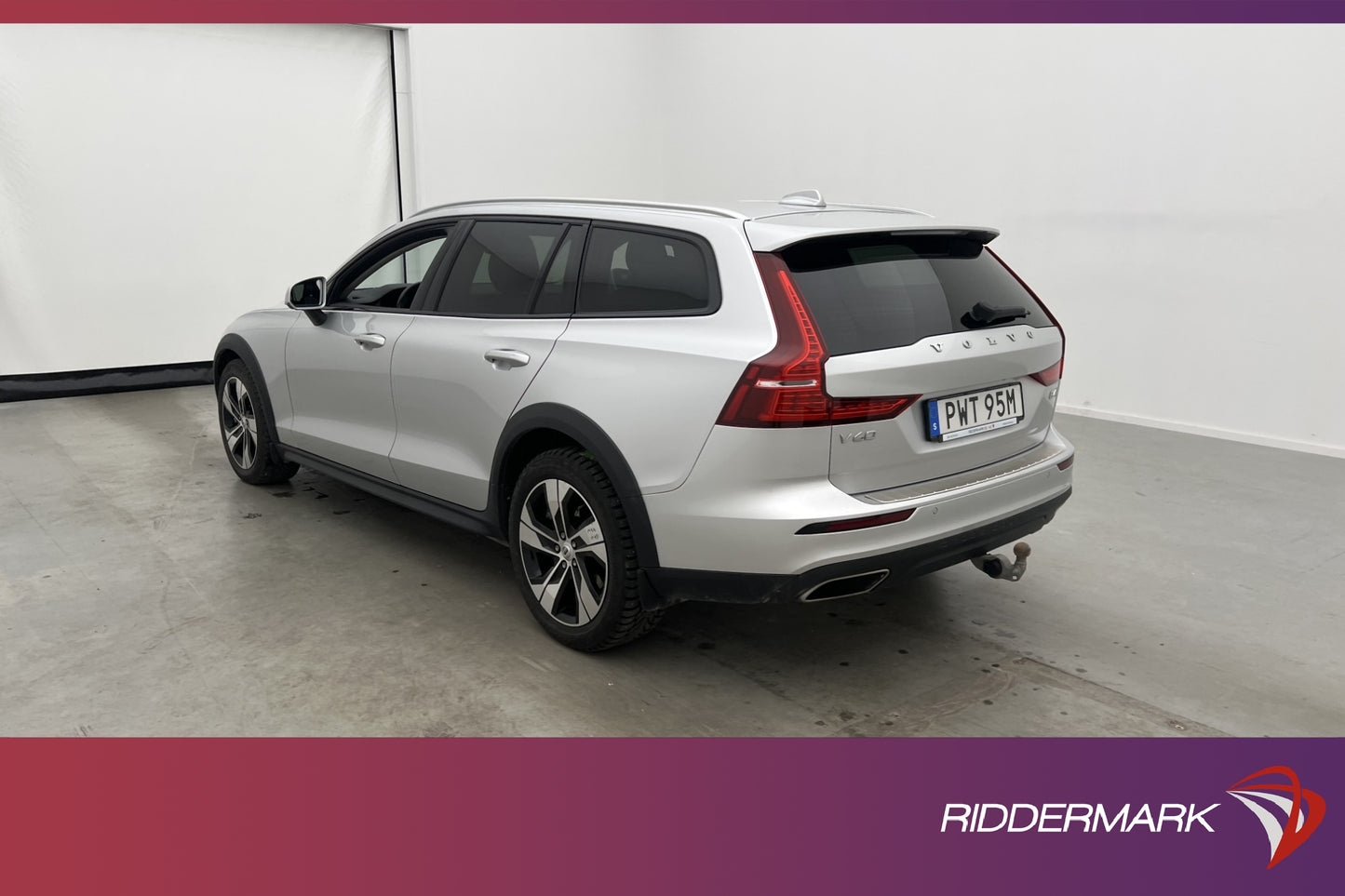 Volvo V60 Cross Country B4 AWD Advanced Värm Drag Skinn MOMS