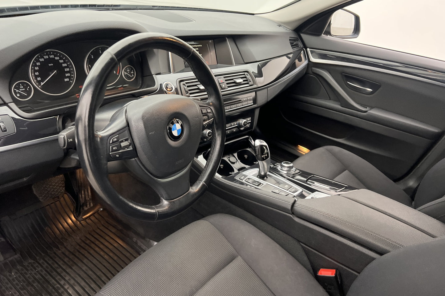 BMW 520 d 190hk xDrive M-Värmare P-Sensorer 0,48l/mil