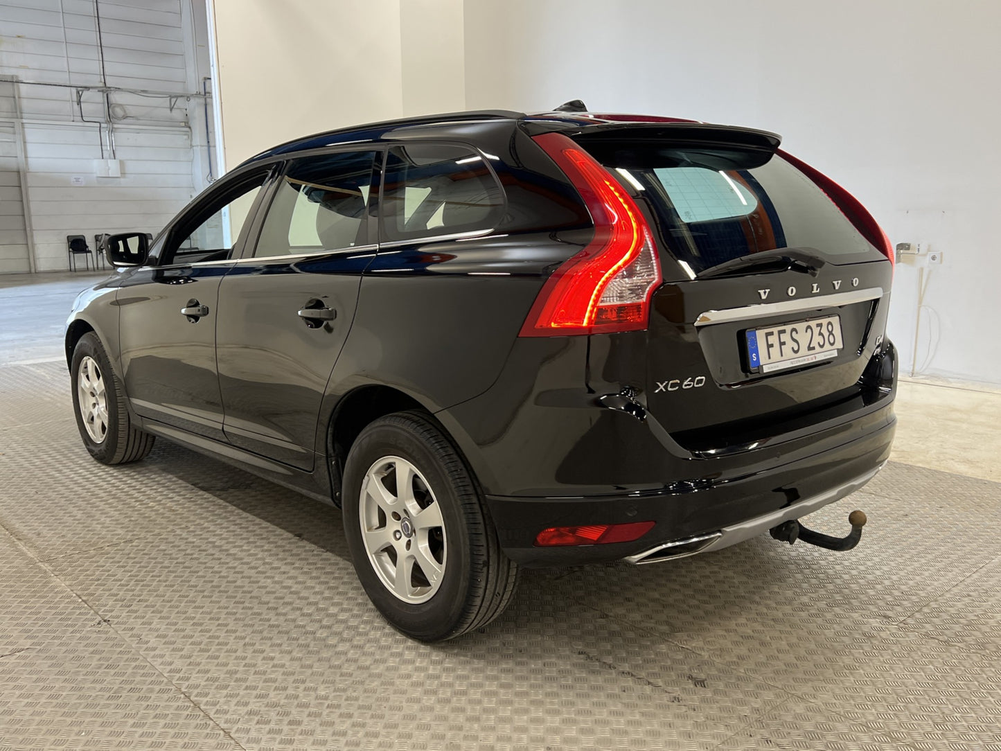 Volvo XC60 D4 AWD 190hk Momentum VOC Värmare Kamera Drag GPS