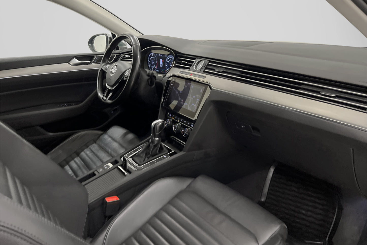 Volkswagen Passat Alltrack 4M MOMS Cockpit Värmar Skinn Drag