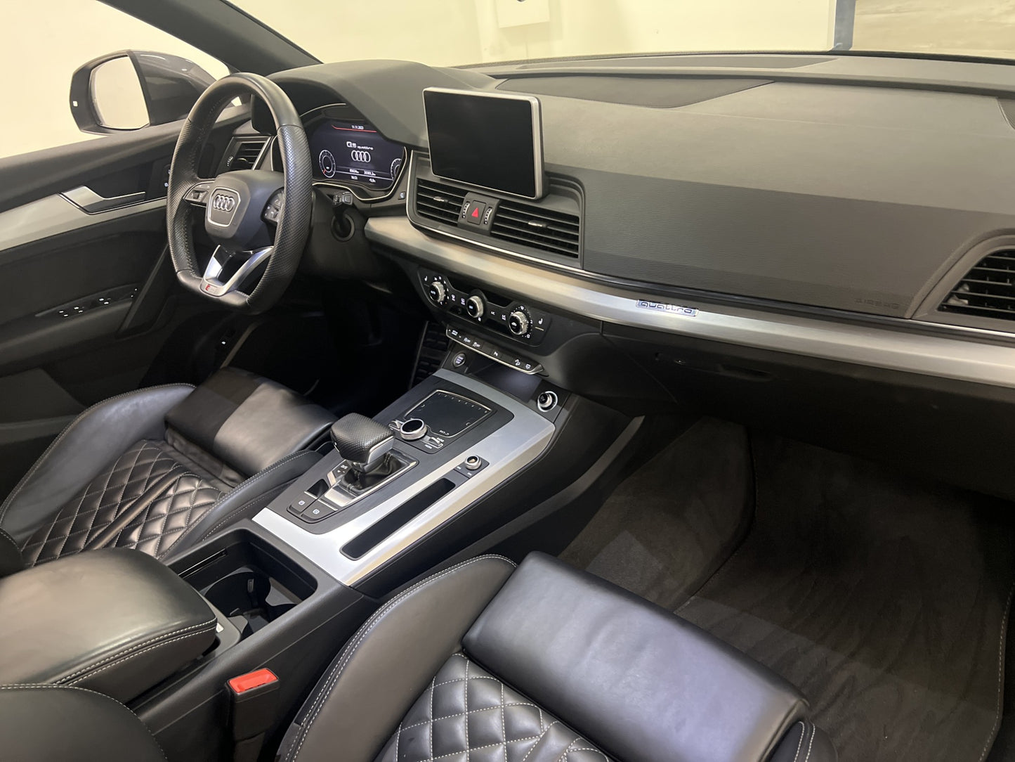 Audi Q5 2.0 TDI Q 190hk S-Line Cockpit Matrix Skinn Navi