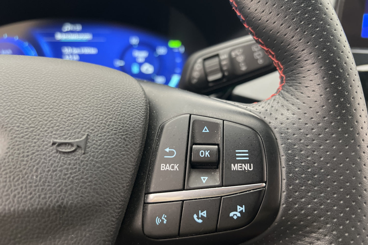 Ford Kuga Plug-In 225hk ST-Line B&O Kamera Navi CarPlay