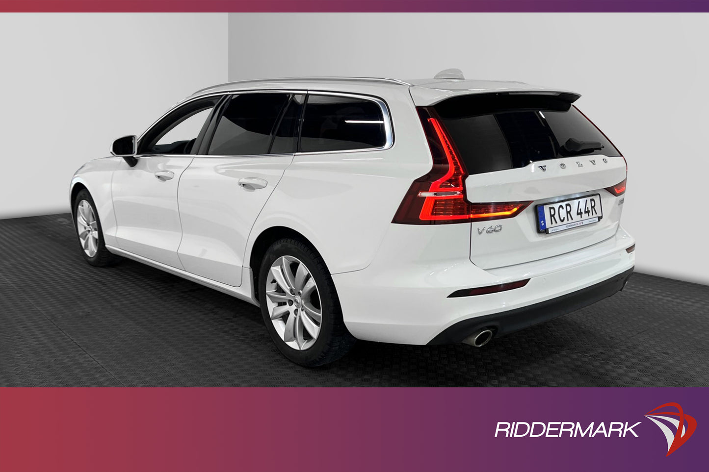 Volvo V60 D3 AWD Momentum D-värm VOC B-kamera Navi BLIS