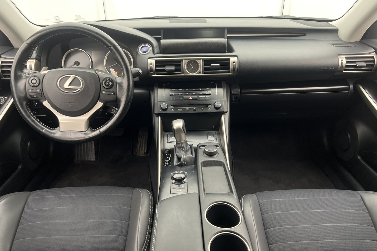 Lexus IS 300 h 223hk Executive Sensorer Halvskinn Välservad