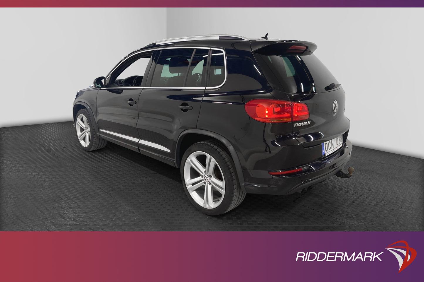 Volkswagen Tiguan 2.0 TSI 4M R-Line Kamera Pano Drag Skinn