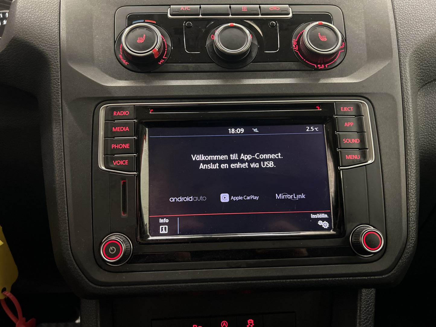 Volkswagen Caddy Maxi 2.0TDI DSG Värmare PDC CARPLAY Moms