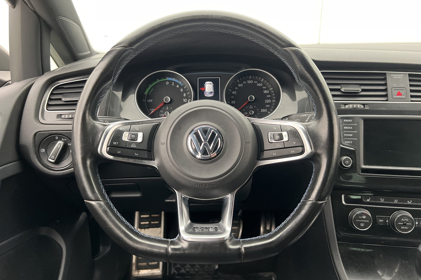 Volkswagen Golf GTE 204hk Kamera Dragkrok Keyless