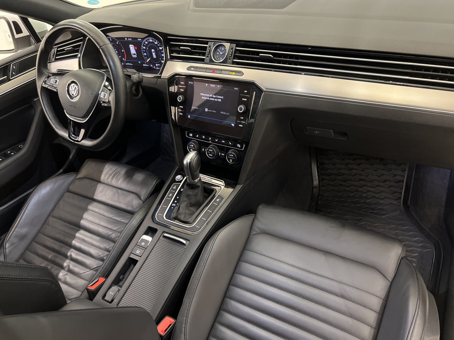 Volkswagen Passat 4M 190hk Cockpit D-Värm Skinn BLIS BKamera