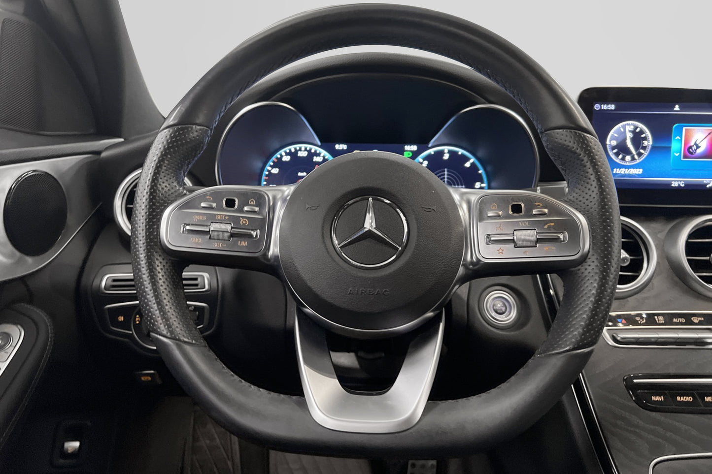 Mercedes-Benz C 200 T d 160hk AMG Cockpit Pano 360° Värmare