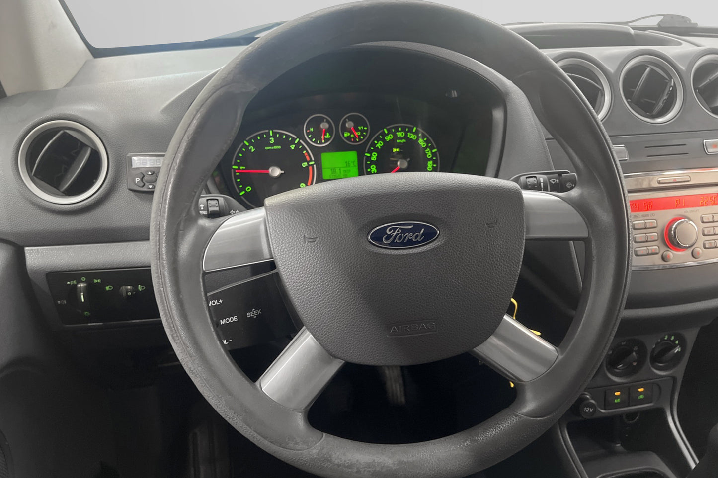 Ford Transit Connect 1.8TDCi Värmare Drag V-inredd Nyservad