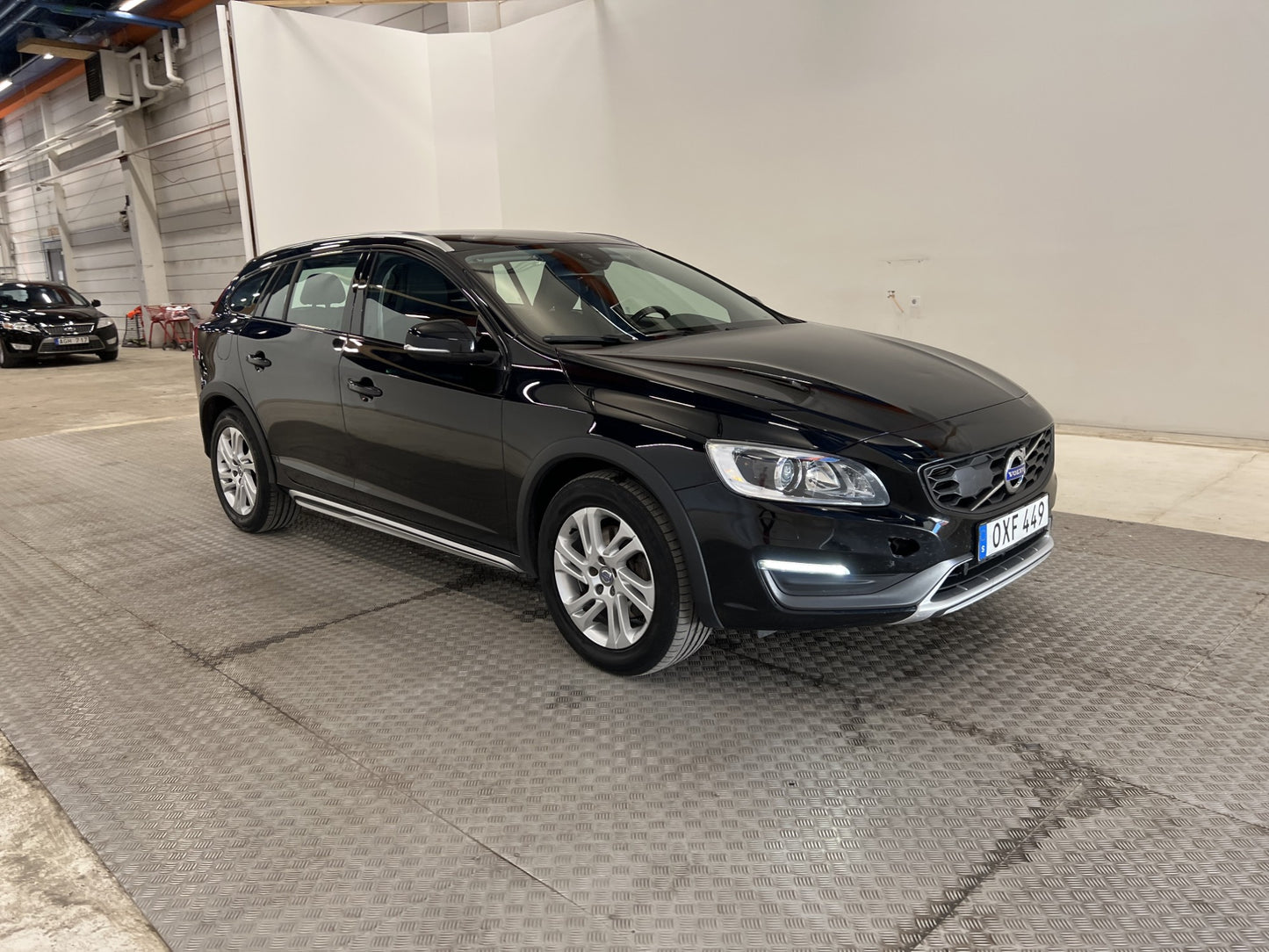 Volvo V60 Cross Country Momentum