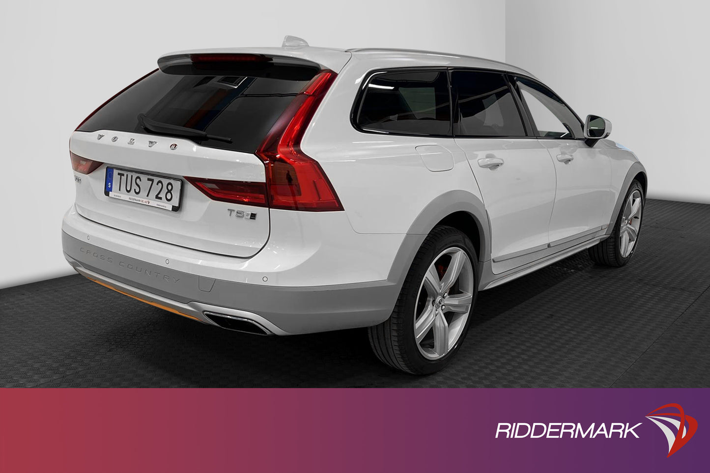 Volvo V90 Cross Country T5 AWD Ocean Race Pro Pano B&W