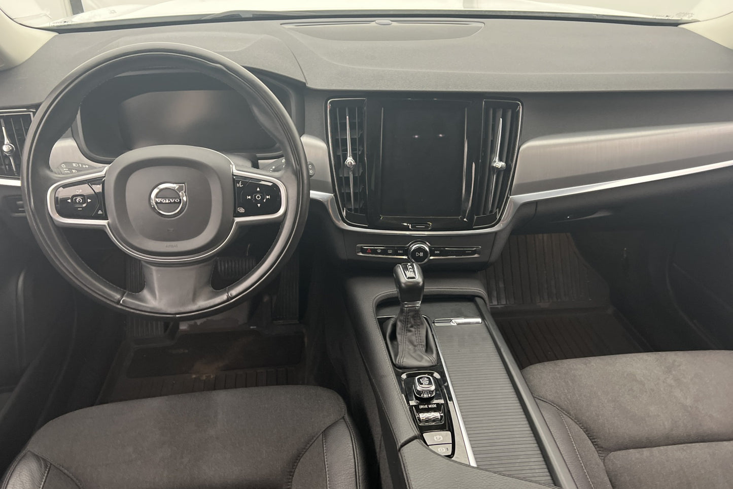 Volvo V90 D4 AWD 190hk VOC Värmare Kamera Keyless Drag MOMS