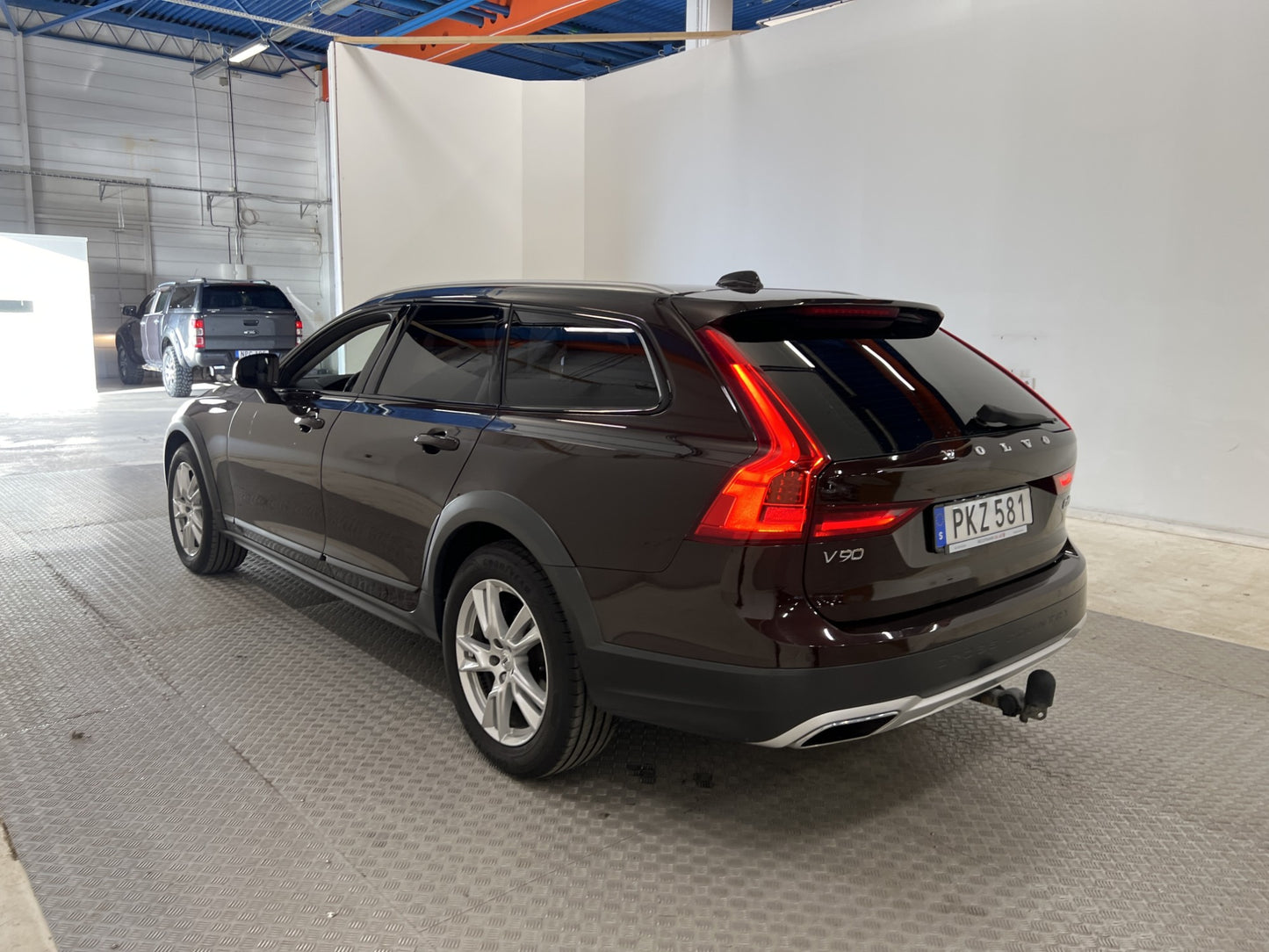 Volvo V90 Cross Country D4 AWD B&W Navi D-värm VOC BLIS Drag