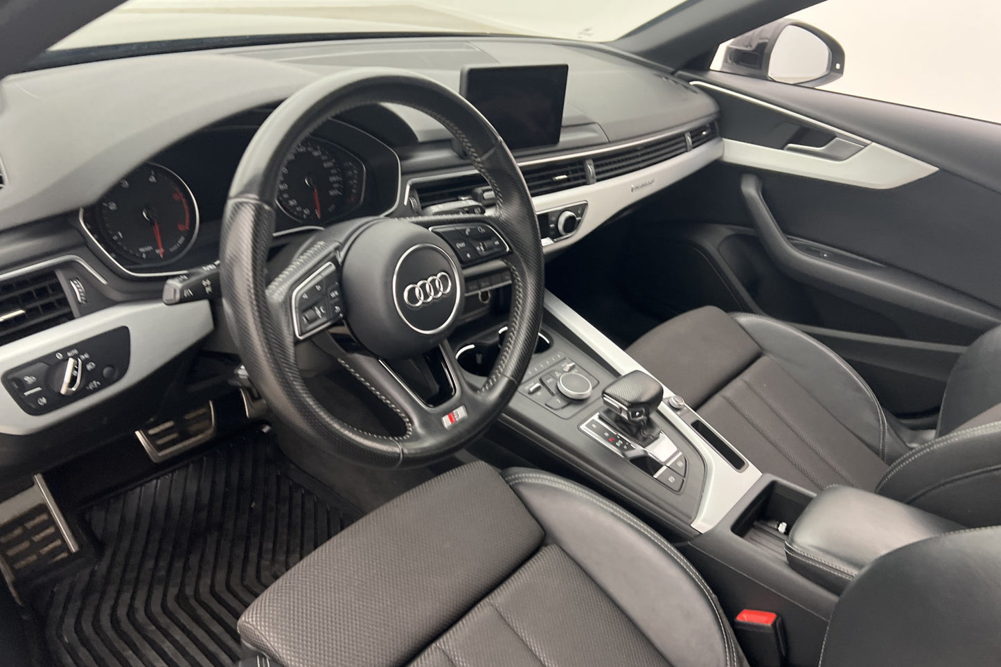 Audi A4 2.0 TDI 190hk Quattro S-Line D-Värm Navi 0.42l/mil