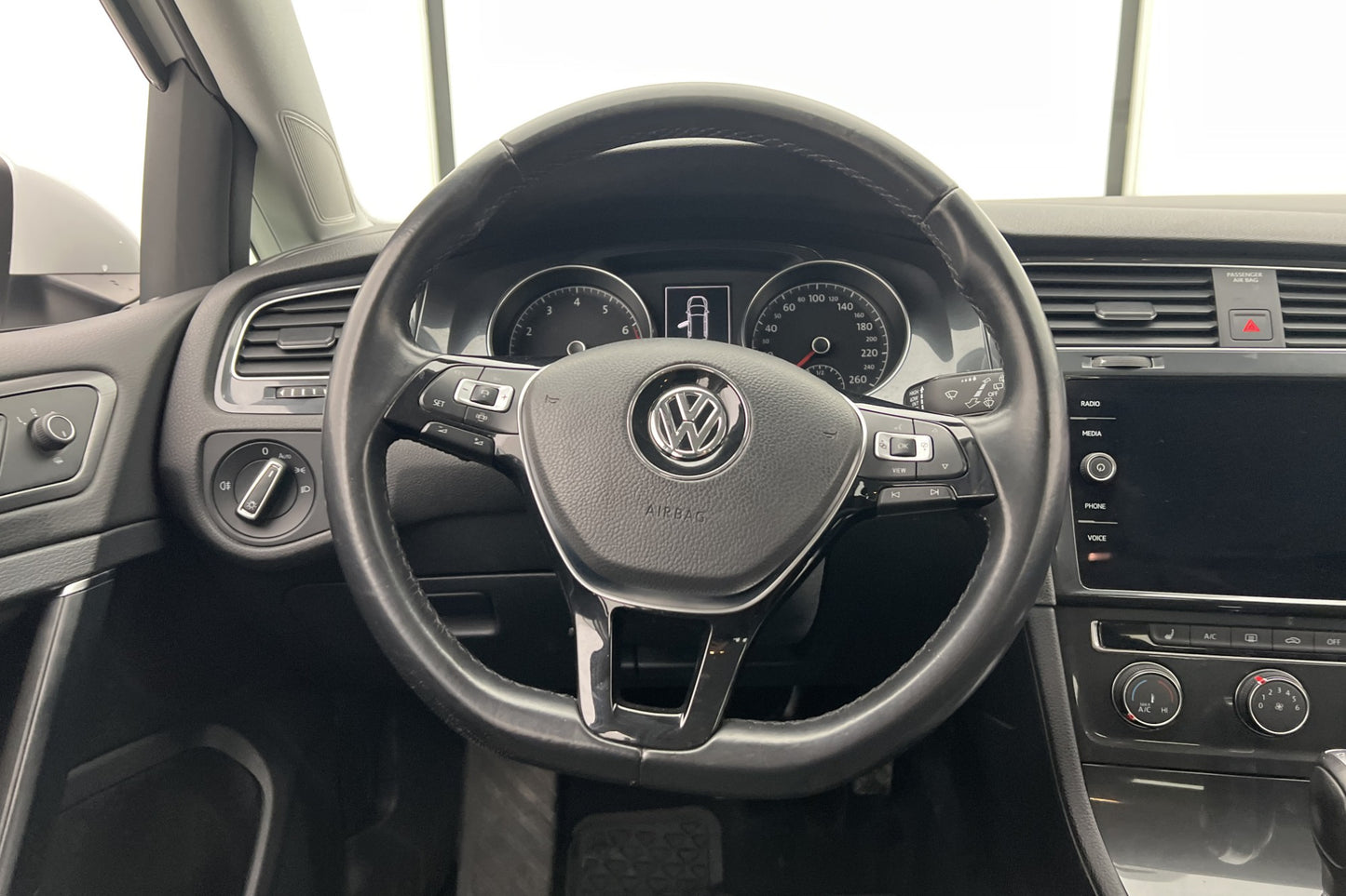 Volkswagen Golf Sportscombi TSI 115hk Style Sensorer Välserv