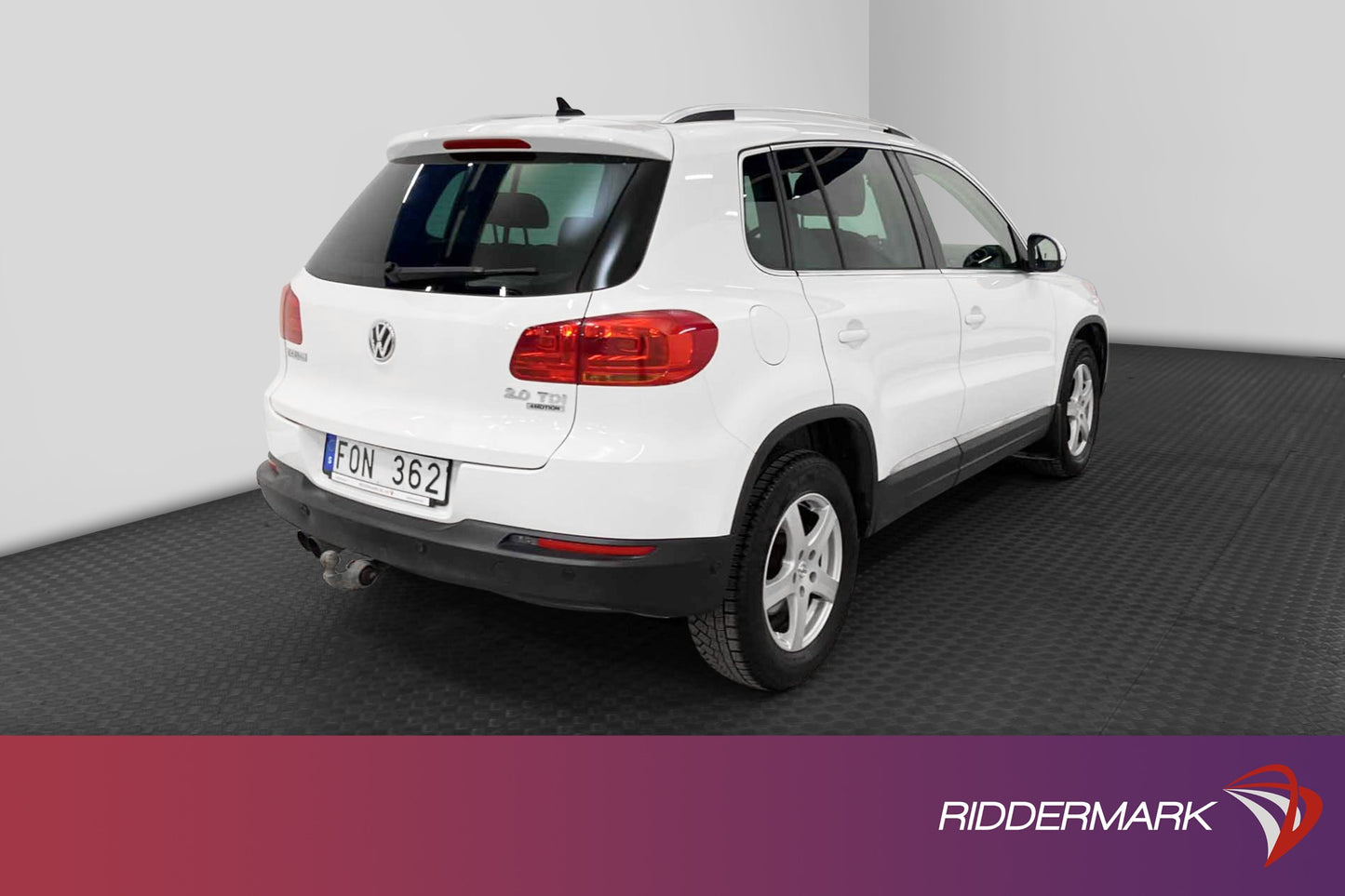 Volkswagen Tiguan 2.0 TDI 140hk 4M D-värm Pano Skinn Drag