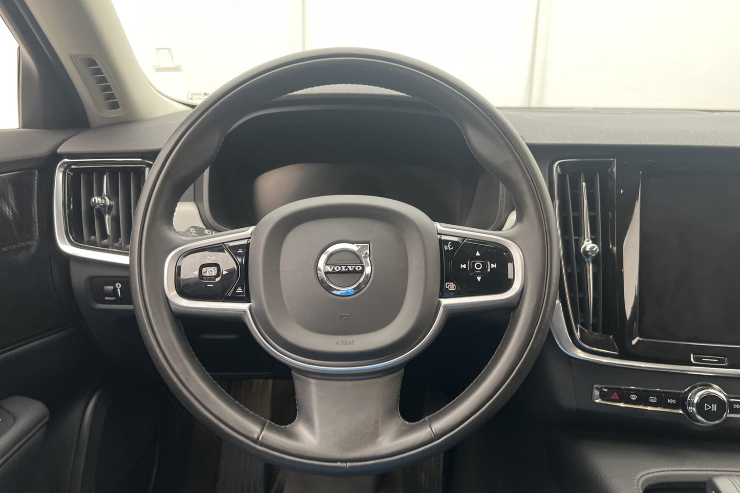 Volvo V90 B4 197hk Advanced VOC Värm H/K Kamera Navi CarPlay