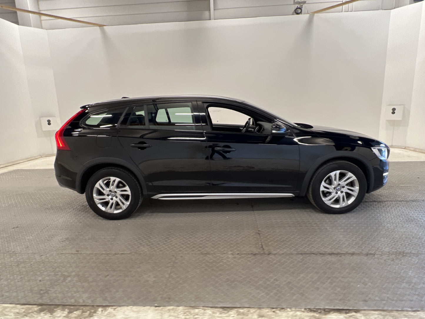 Volvo V60 D4 Cross Country  VOC D-värm T-lucka Skinn Keyless