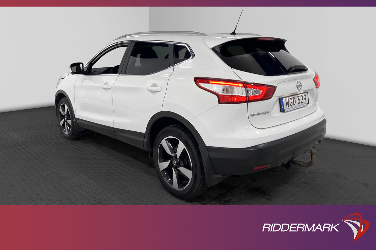 Nissan Qashqai 1.2 115hk Tekna Pano Navi Kamera Drag Välserv