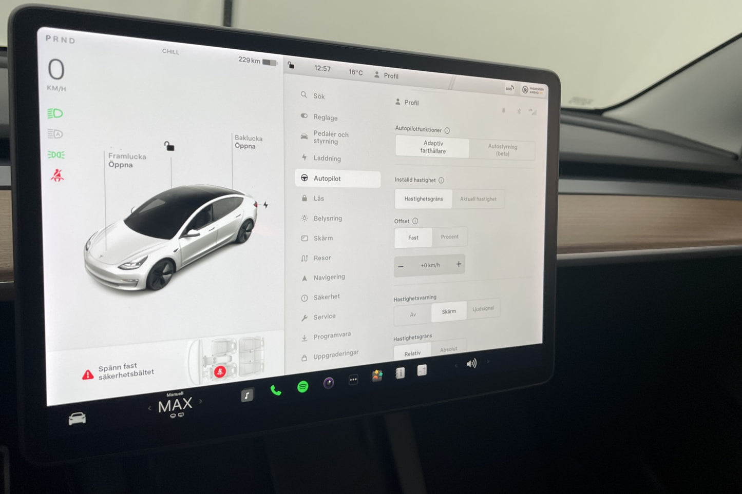 Tesla Model 3 Standrad Range Plus 325hk En-Brukare Autopilot