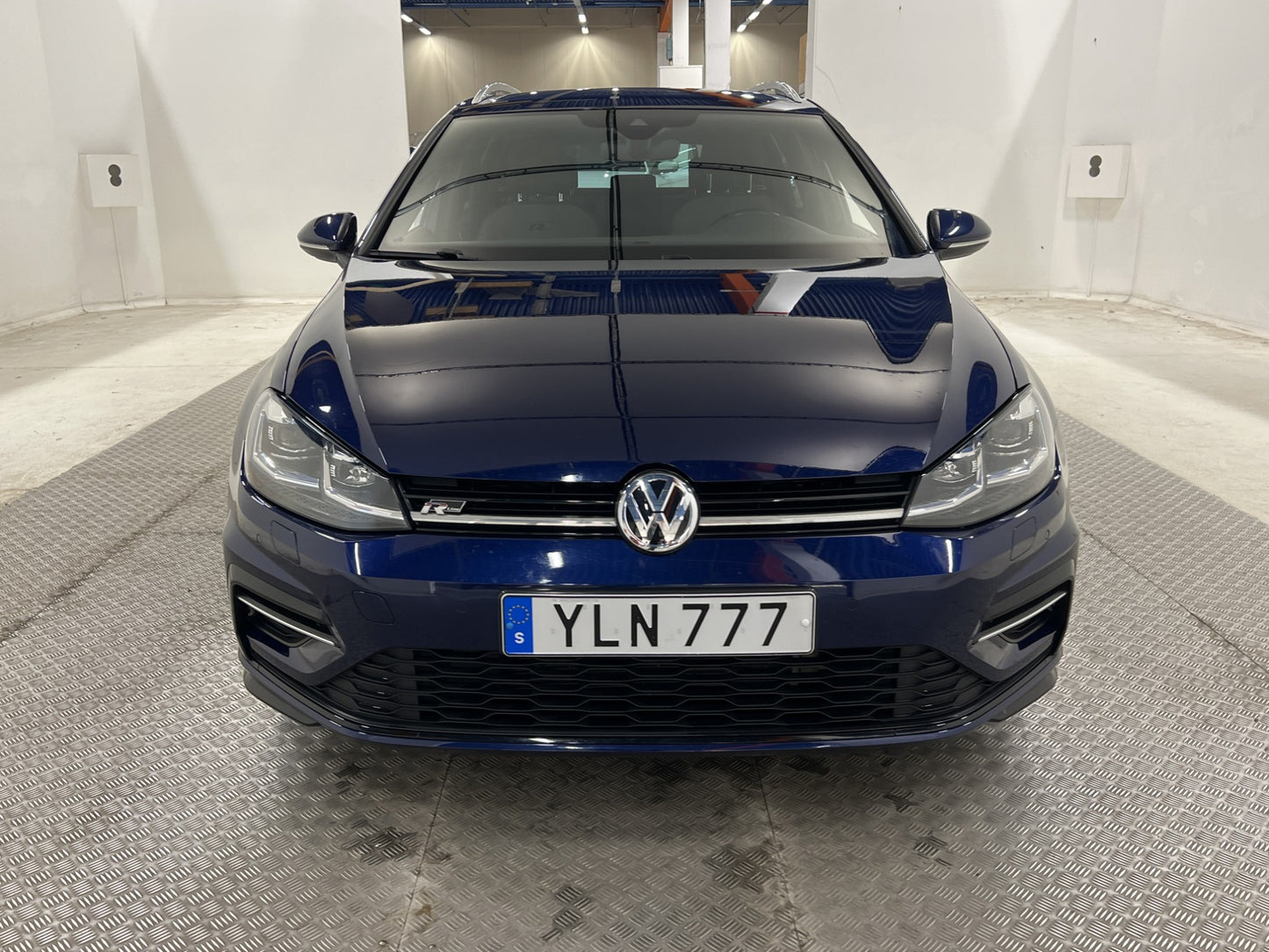 Volkswagen Golf 1.4 TSI 150hk R-line Värmare B-Kamera Drag