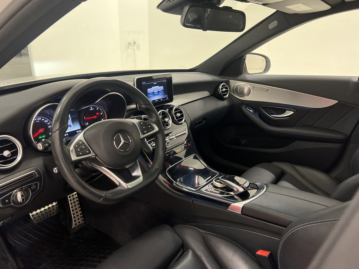 Mercedes-Benz C 220 d 4M AMG Pano Burmester Navi Skinn Drag