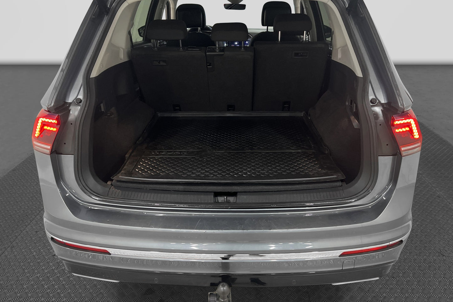 Volkswagen Tiguan Allspace 2.0 TDI 4M R-Line Cockpit Pano