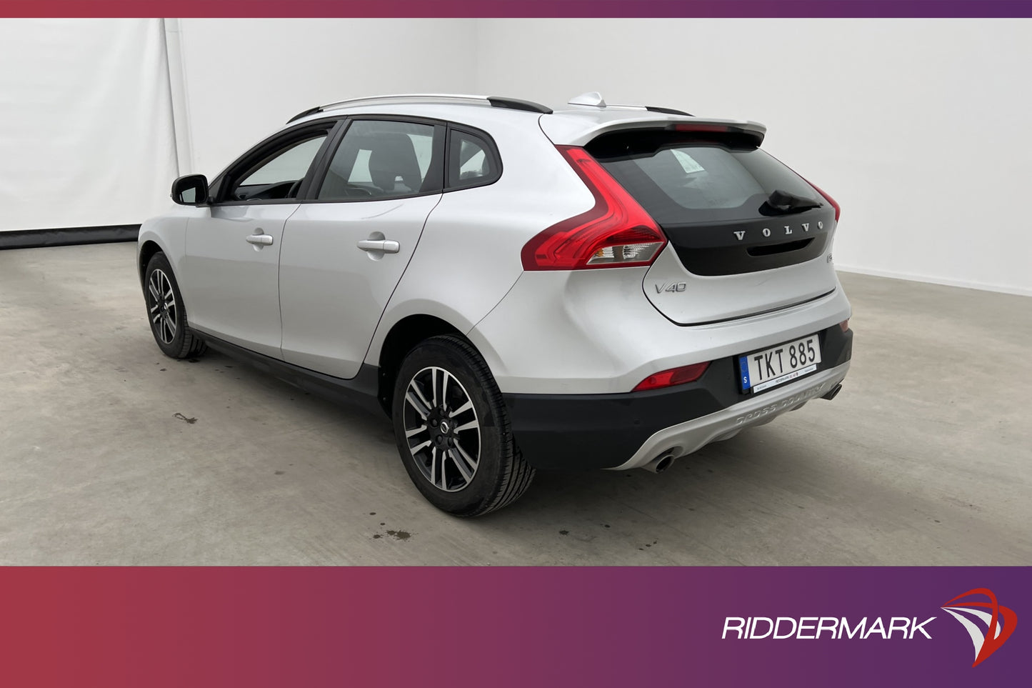 Volvo V40 Cross Country D3 150hk Momentum D-värm VOC Navi