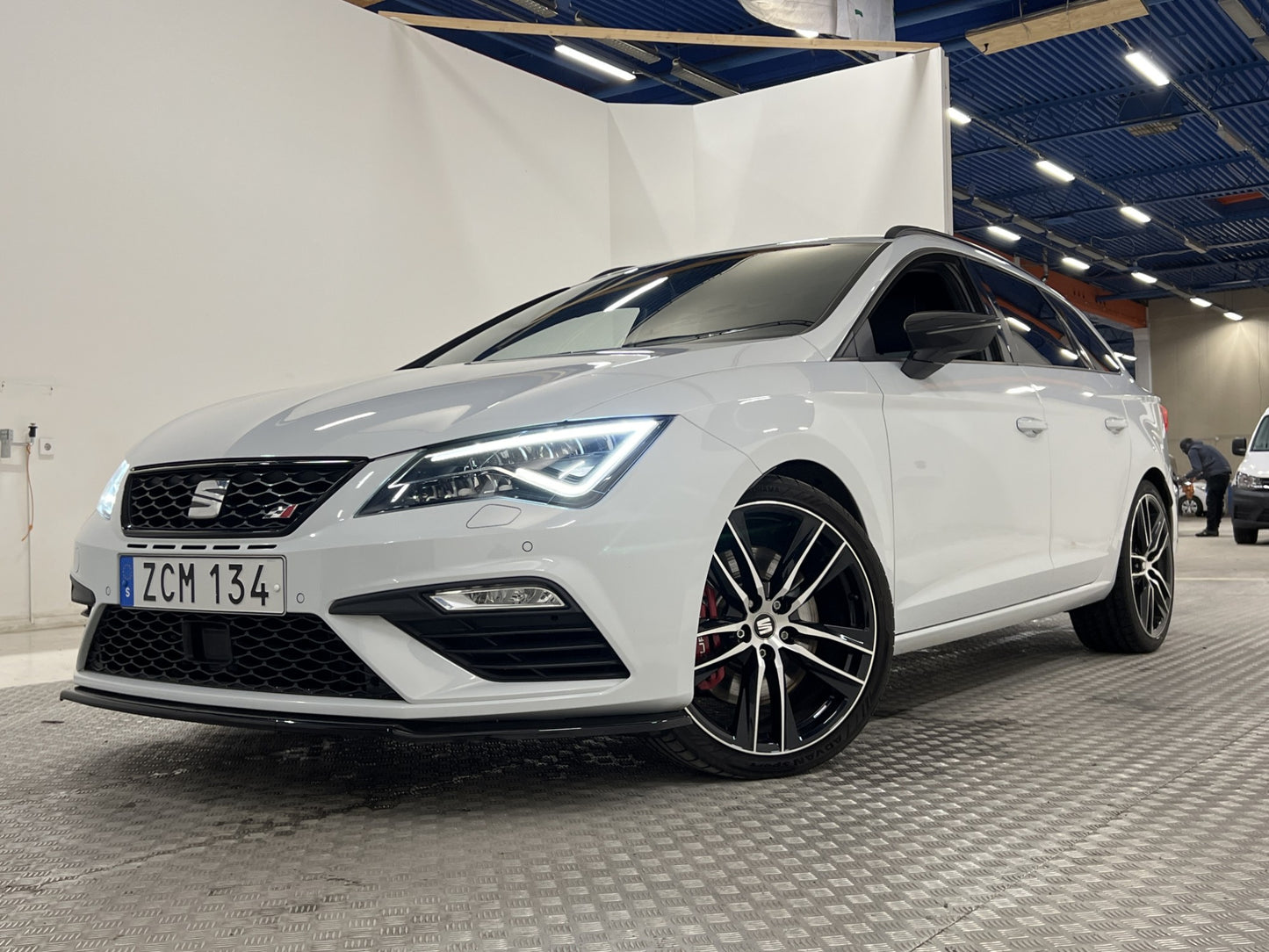 SEAT Leon ST 2.0 TSI 4Drive 300hk Cockpit Beats DCC Navi