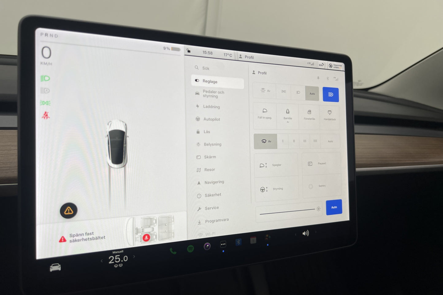 Tesla Model 3 Standard Range Plus 325hk Autopilot Dragkrok