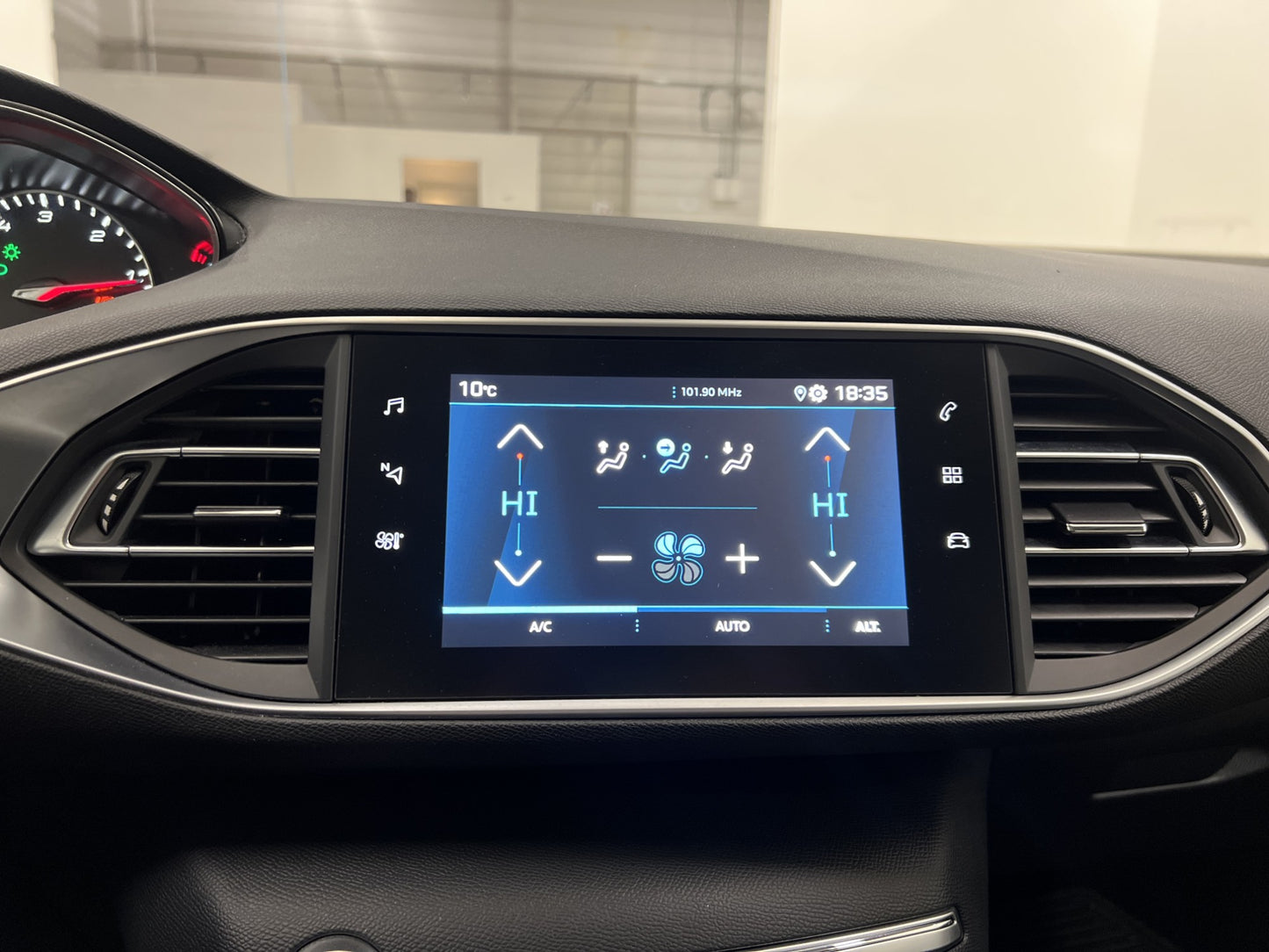 Peugeot 308 SW 130hk Allure Keyless Halvskinn Carplay MOMS