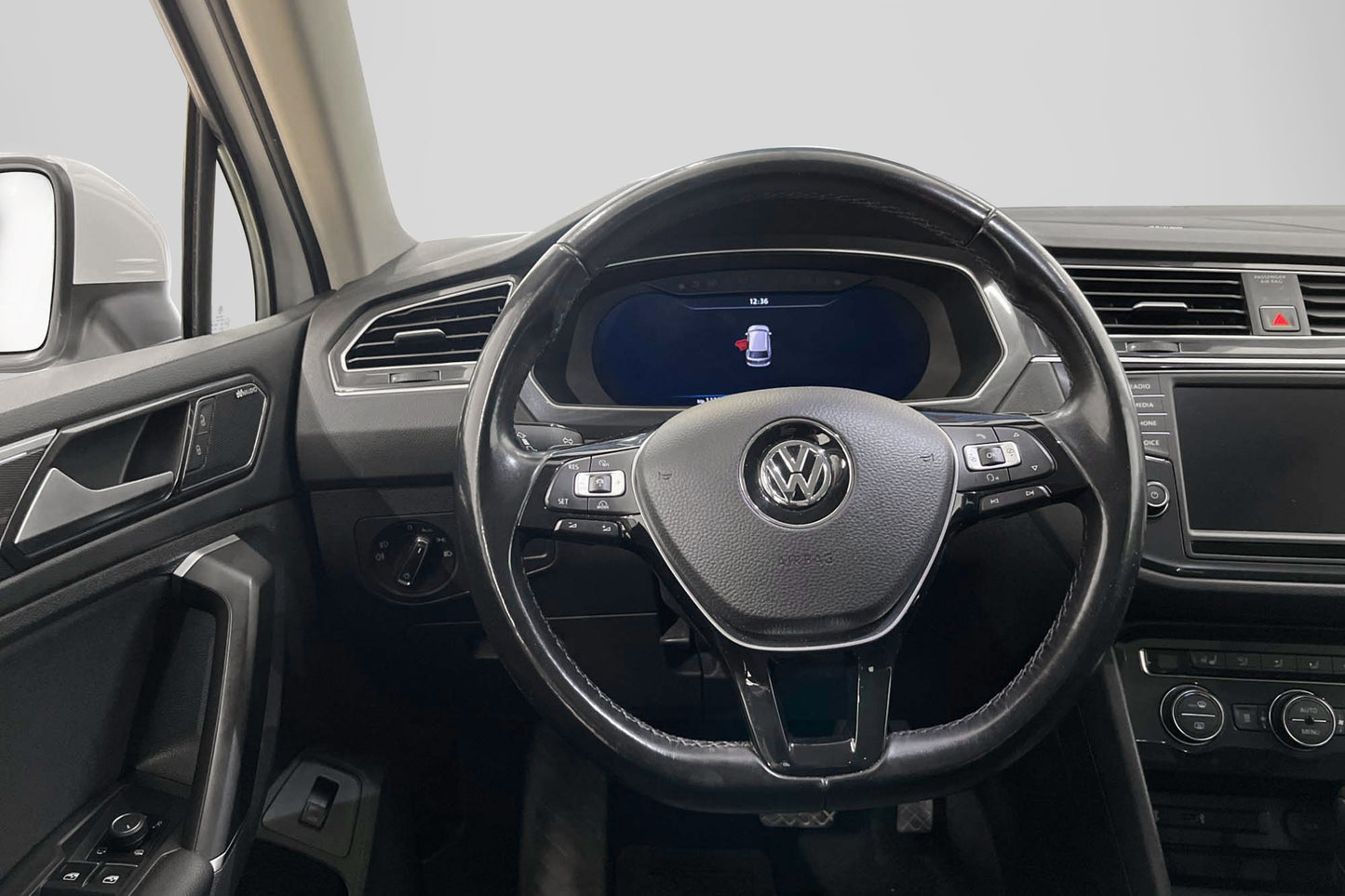 Volkswagen Tiguan 2.0 TDI 190hk R-line Cockpit D-värm Navi