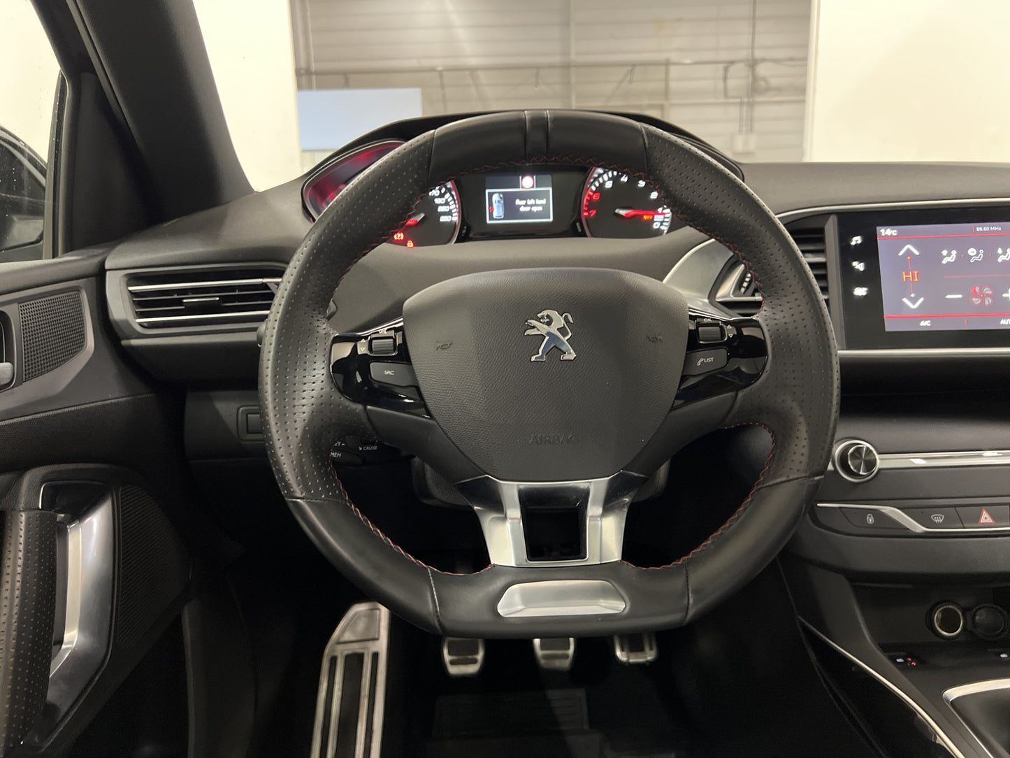 Peugeot 308 SW 1.2 130hk GT-Line Pano Värmare Keyless Drag